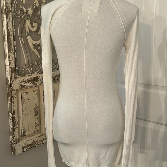 American Eagle - Size Medium - Cream Color  Sweater - Picture 5 of 5